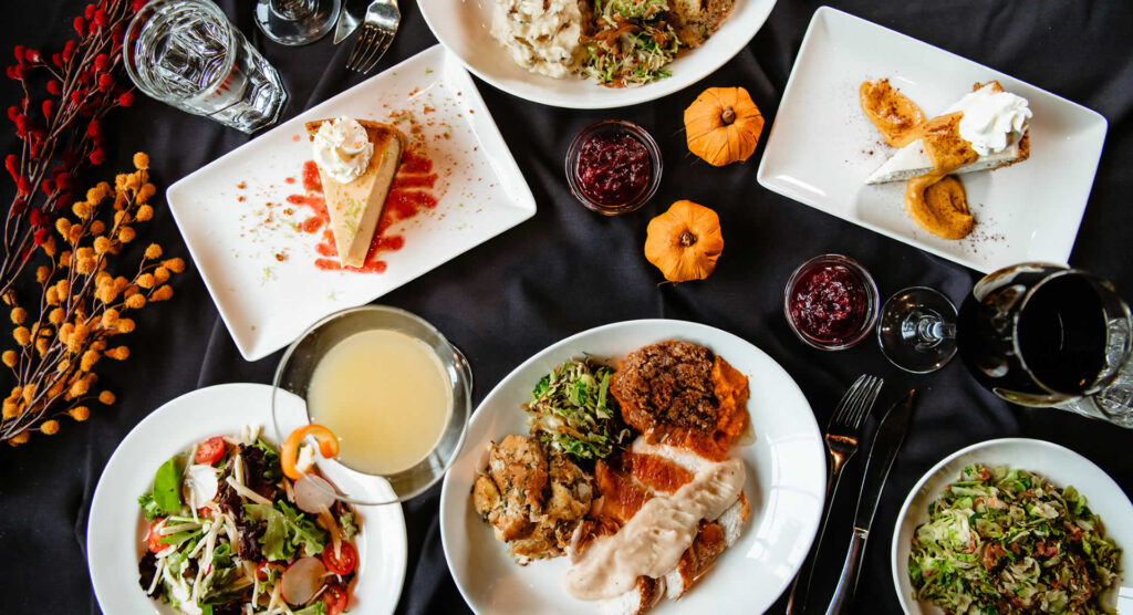 <strong>Why a Steakhouse is the Perfect Place for Thanksgiving Dinner</strong>